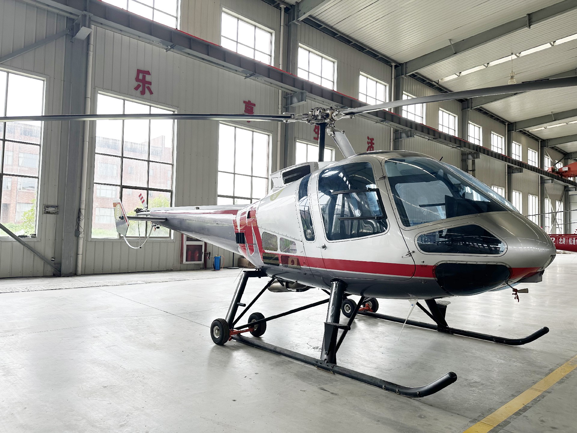 恩斯特龙EN-480B,B-70AR,序列号5185,出厂日期:2013.11.18,机体时间:1192小时 (2).jpg