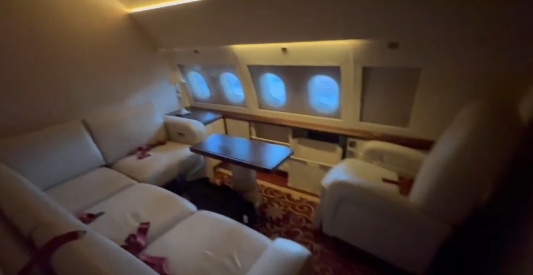 价格3200万。ACJ319 2024全新内饰 (4).png