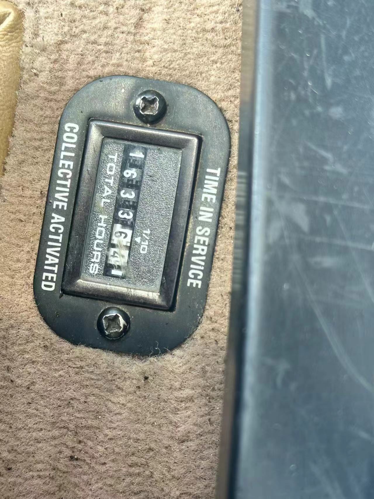 2012年出厂的 罗宾逊R44 raven1 价格15万美元1650小时 (1).jpg